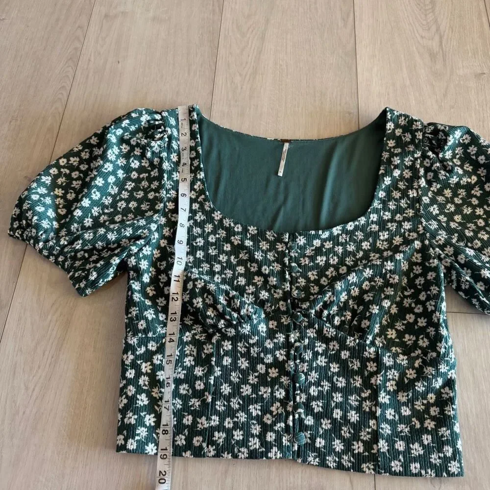 Free People Medium Dark Green and White Floral Cropped Blouse size L